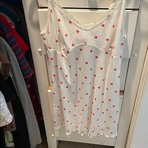 FOREVER 21 HEART PATTERNED NIGHT GOWN